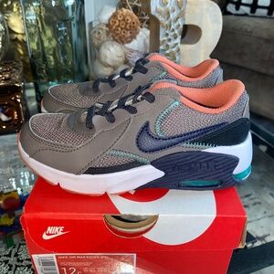 Size 12c Nike Air Max Excee Ps